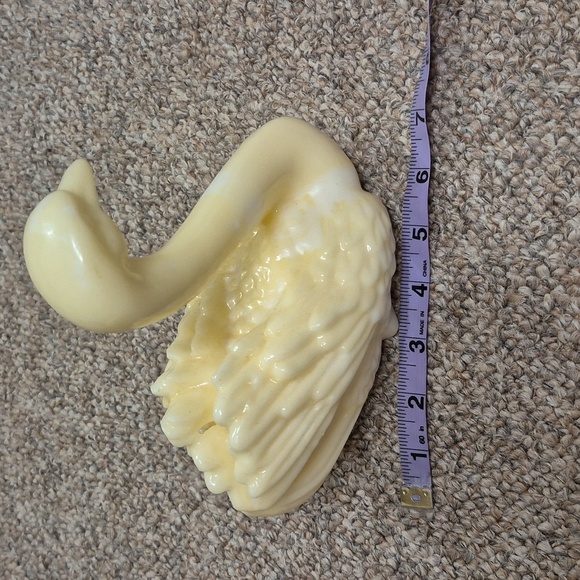 Beautiful Ivory Swan Molded Candle - Picture 11 of 12
